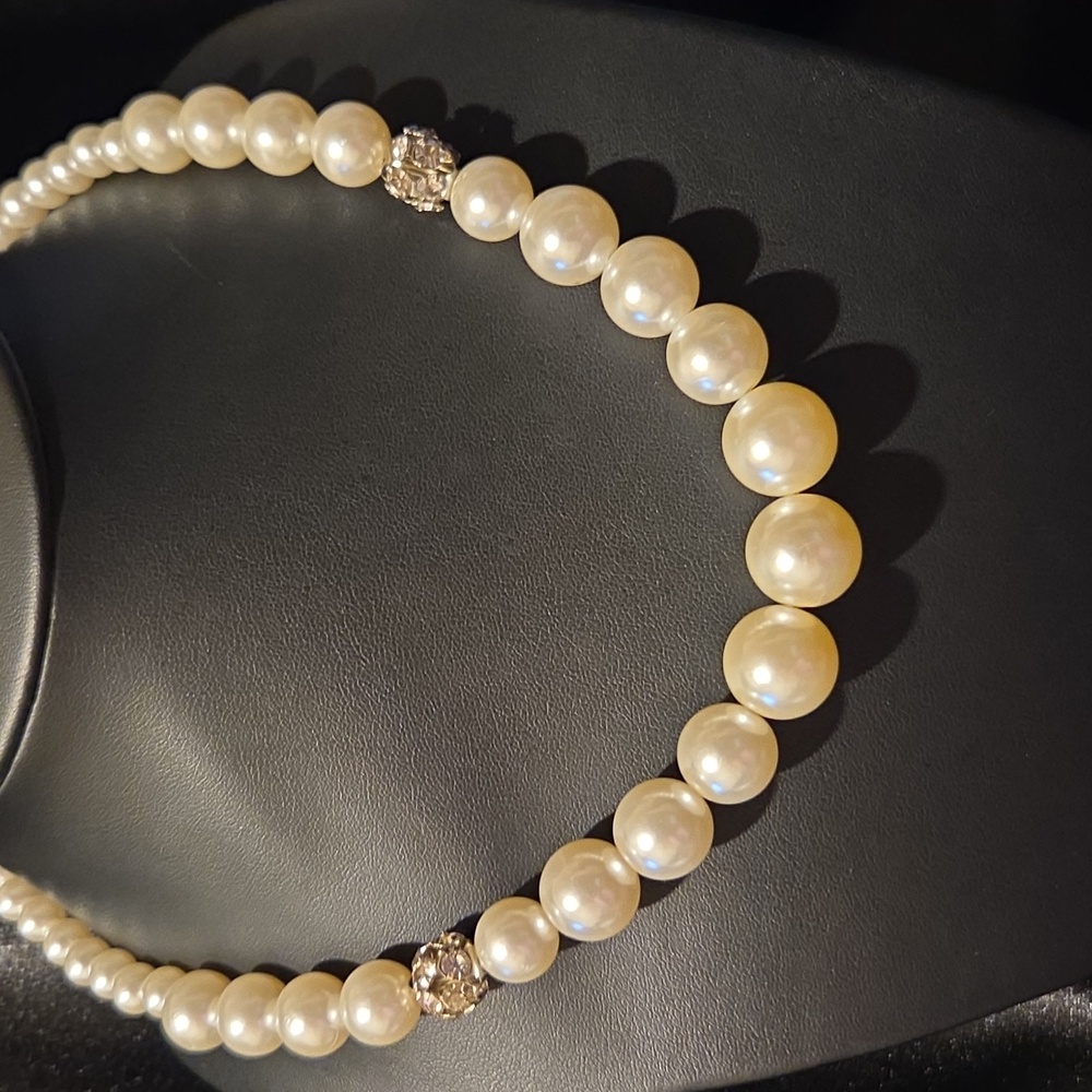 Estate Faux Pearl with Rhinestone Silver Accents Necklace - Picture 2 of 4